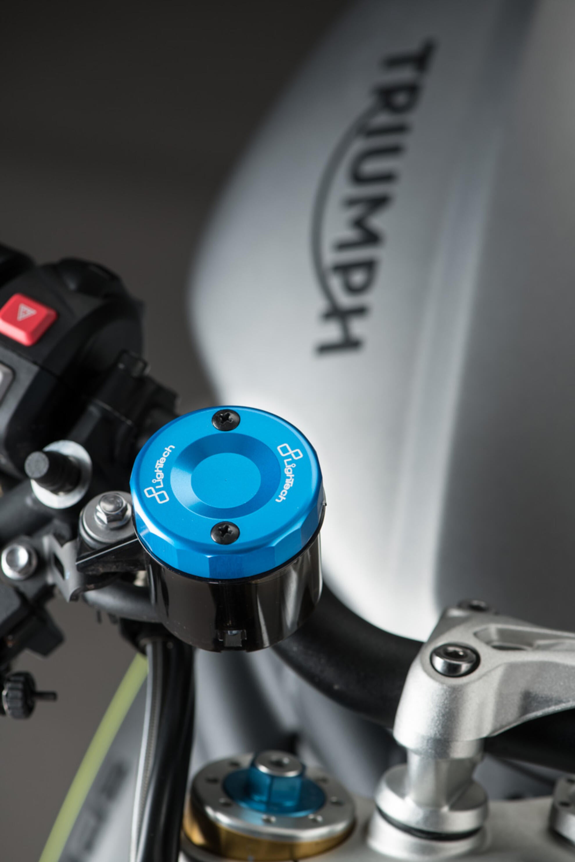 Ausgleichsbehälter-Deckel Vorne LighTech Ducati Panigale 1199/S/R (12-17) FBC04