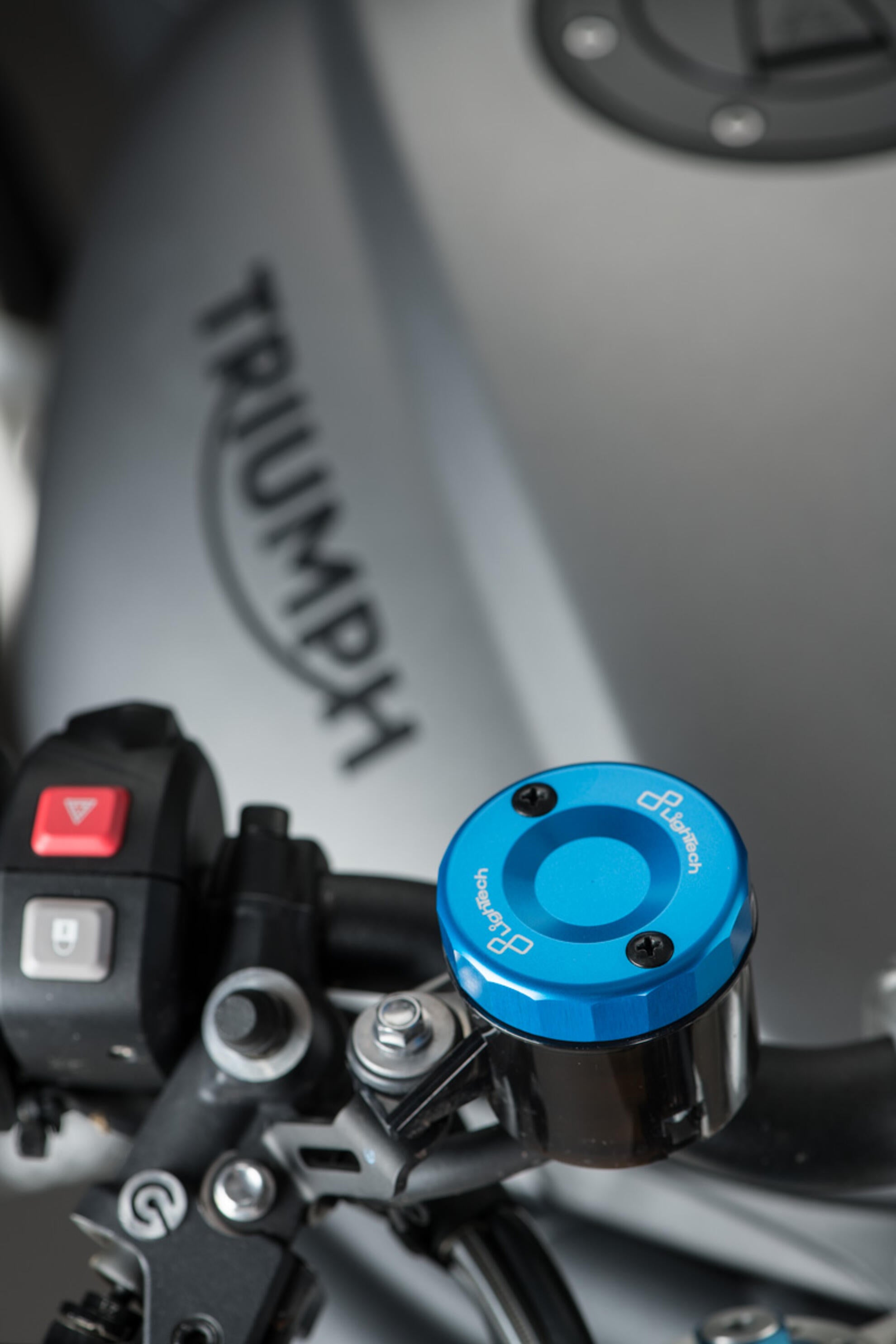 Ausgleichsbehälter-Deckel Vorne LighTech Ducati Panigale 1199/S/R (12-17) FBC04