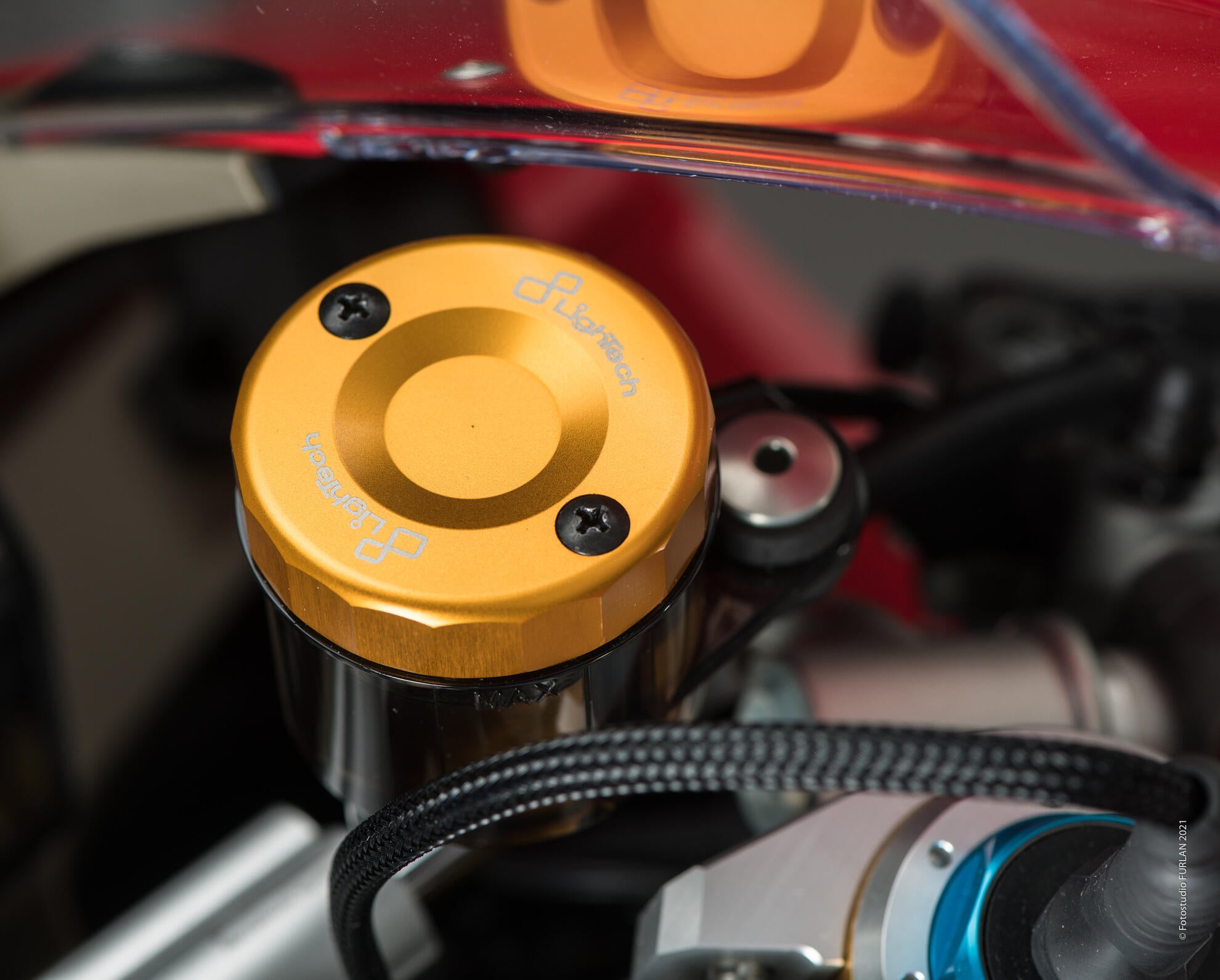 Ausgleichsbehälter-Deckel Vorne LighTech Ducati Panigale 1199/S/R (12-17) FBC04