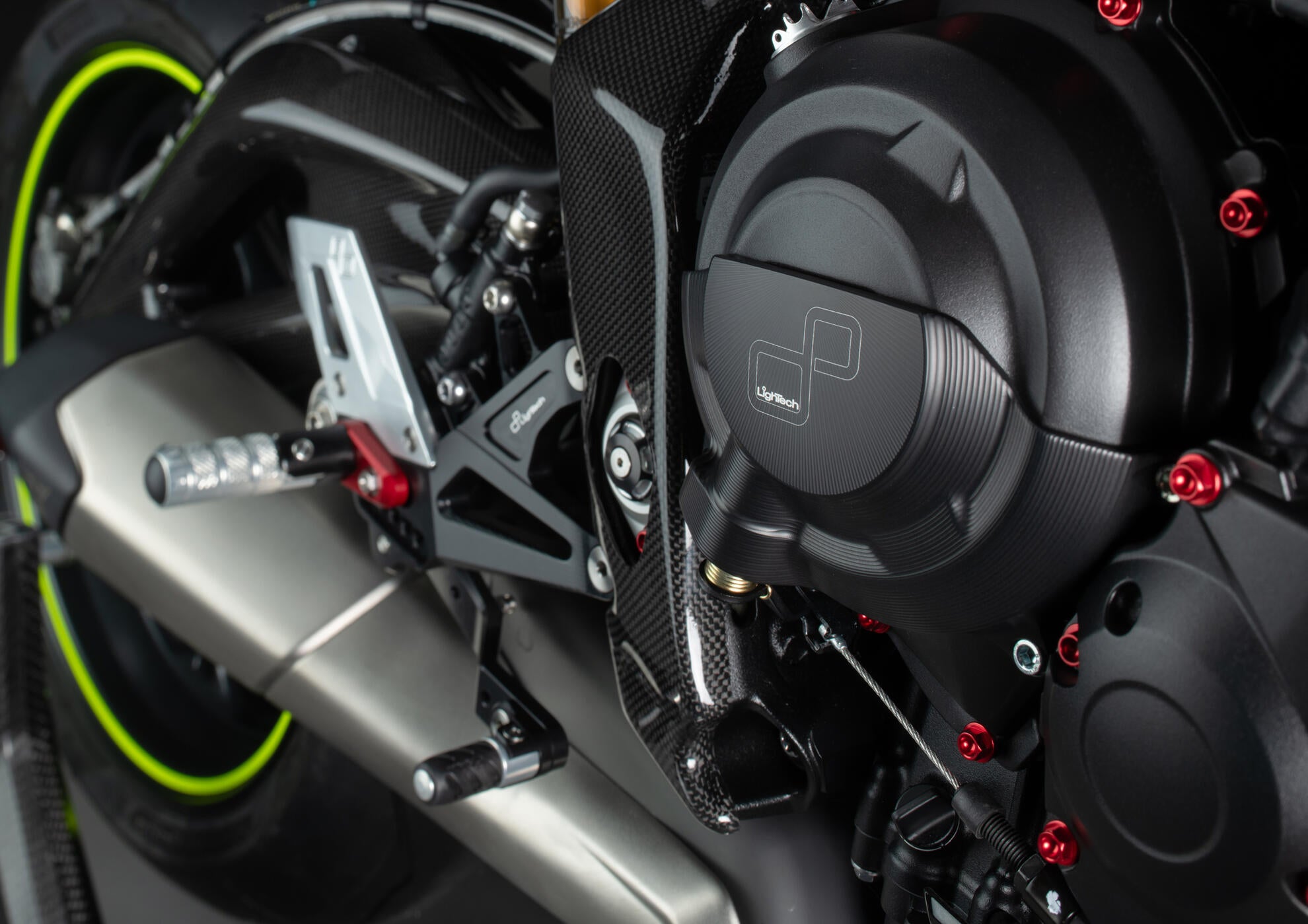 Fußrastenanlage R LighTech Triumph Street Triple 765 S / R / RS (17-25) FTRTR005R